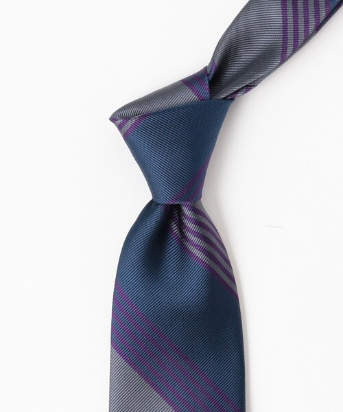 BEAMS F(ビームスエフ)の「FITZGERALD / シルク ストライプ ネクタイ(ネクタイ・メンズ・グレー/ネイビー・ONE SIZE)」の5枚目の写真