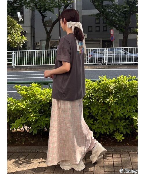 merry jenny（メリージェニー）の「Lilo & Stitch 「ジジとマートルの仲間たち」Tシャツ（Tシャツ/カットソー・レディース・オフホワイト/チャコールグレー/ピンク・FREE）」の20枚目の写真