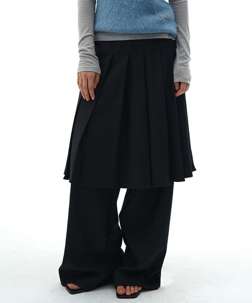 PLACE STUDIO（プレイススタジオ）の「PLACE STUDIO／ミディスカートレイヤードパンツ（その他パンツ・レディース・チャコール/ブラック・FREE）」の2枚目の写真