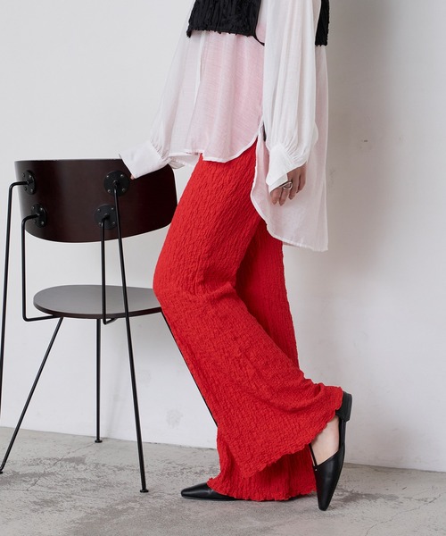 forksy.（フォルクシー）の「【forksy.】＜エブリデイシリーズ＞シャーリング 裾メロー フレアパンツ（その他パンツ・レディース・オフホワイト/ブラック/ライトブルー/ブラウン/ライトグレー/キャメル/レッド/イエロー/チャコールグレー/レッド系・M/L/S）」の10枚目の写真