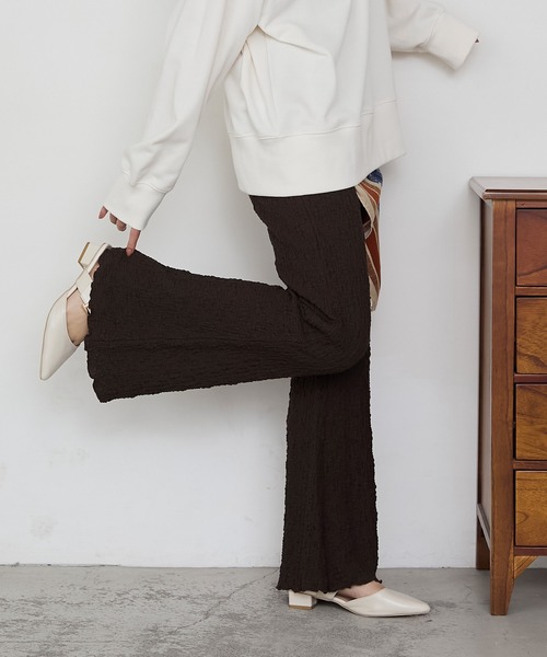 forksy.(フォルクシー)の「【forksy.】<エブリデイシリーズ>シャーリング 裾メロー フレアパンツ(その他パンツ・レディース・オフホワイト/ブラック/ライトブルー/ブラウン/ライトグレー/キャメル/レッド/イエロー/チャコールグレー/レッド系・M/L/S)」の22枚目の写真