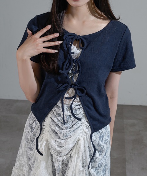 apres jour mignon(アプレジュールミニョン)の「フロントリボンクロップドトップス【ZOZOTOWN限定アイテム】(カーディガン/ボレロ・レディース・ブラウン系その他/ネイビー/オフホワイト・X-LARGE/フリー)」の11枚目の写真