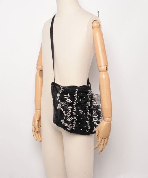 THEATRE PRODUCTS（シアタープロダクツ）の「オーガンジーフリルショルダーバッグ（ショルダーバッグ・レディース・ホワイト/ブラック・FREE）」の3枚目の写真