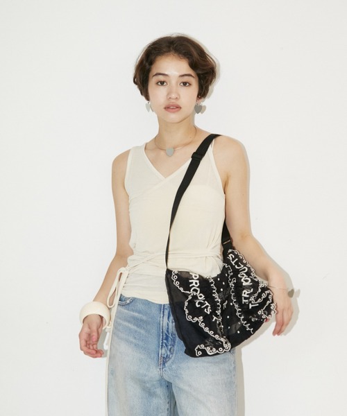 THEATRE PRODUCTS（シアタープロダクツ）の「オーガンジーフリルショルダーバッグ（ショルダーバッグ・レディース・ホワイト/ブラック・FREE）」の17枚目の写真