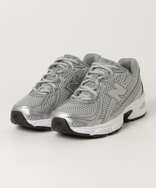 NEW BALANCE(ニューバランス)の「740(スニーカー・レディース・グレー・22.5cm/30.0cm/29.0cm/28.5cm/26.5cm/26.0cm/25.5cm/25.0cm/24.5cm/24.0cm/23.0cm/22.0cm/23.5cm/27.0cm/27.5cm/28.0cm)」の4枚目の写真
