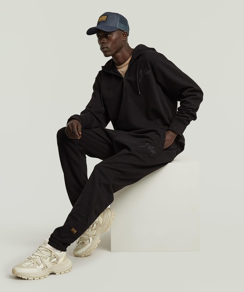 G-STAR(ジースター)の「SCRIPT SWEATER PANT/ブランドロゴスウェットパンツ(スウェットパンツ・メンズ・オリーブ/ダークブラック・X-SMALL/LARGE/MEDIUM/SMALL)」の9枚目の写真