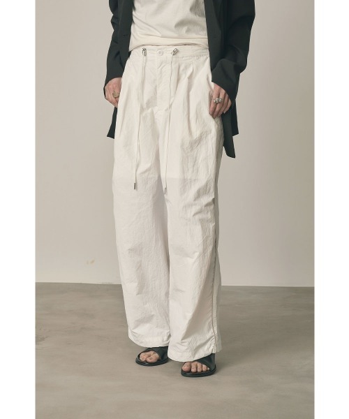 marjour（マージュール）の「WATER-REPELLENT PANTS（その他パンツ・レディース・ベージュ/オフホワイト・M）」の2枚目の写真