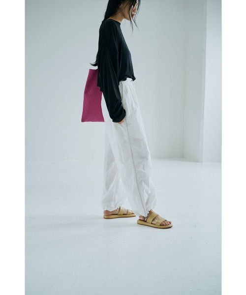 marjour（マージュール）の「WATER-REPELLENT PANTS（その他パンツ・レディース・ベージュ/オフホワイト・M）」の5枚目の写真