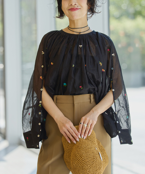 IENA LA BOUCLE(イエナラブークル)の「IENA LA BOUCLE フラワー刺繍ボレロブラウス(シャツ/ブラウス・レディース・ブラック・FREE)」の5枚目の写真