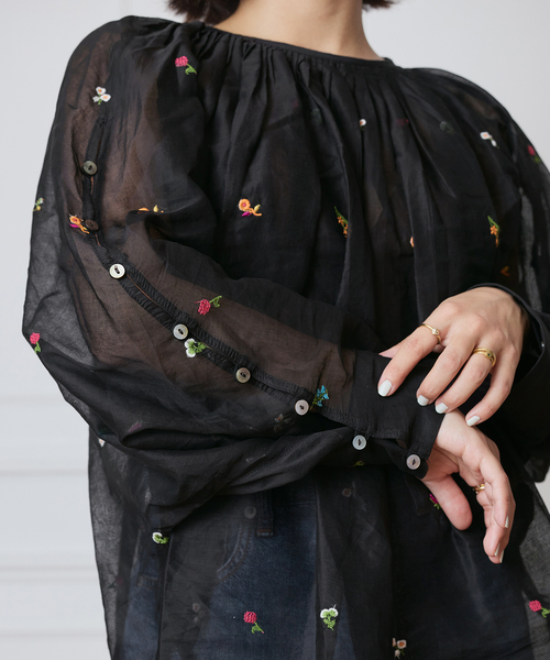 IENA LA BOUCLE(イエナラブークル)の「IENA LA BOUCLE フラワー刺繍ボレロブラウス(シャツ/ブラウス・レディース・ブラック・FREE)」の16枚目の写真
