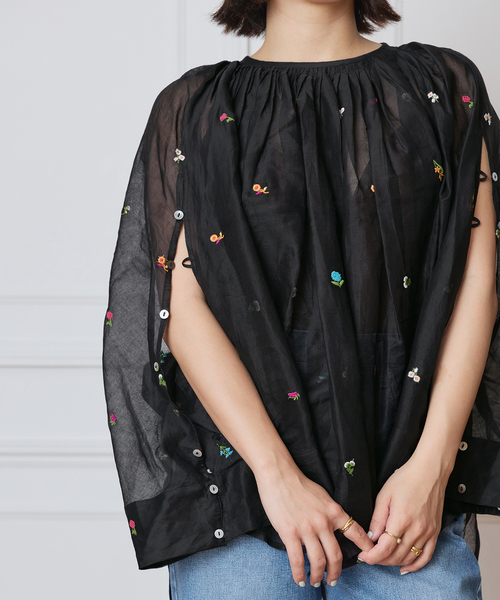 IENA LA BOUCLE(イエナラブークル)の「IENA LA BOUCLE フラワー刺繍ボレロブラウス(シャツ/ブラウス・レディース・ブラック・FREE)」の18枚目の写真