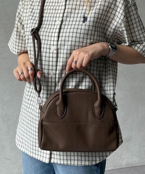 CPCM(シーピーシーエム)の「フロントポケットボストンバッグ(ボストンバッグ・レディース・アイボリー/ブラック/ブラウン/キャメル・FREE)」の3枚目の写真