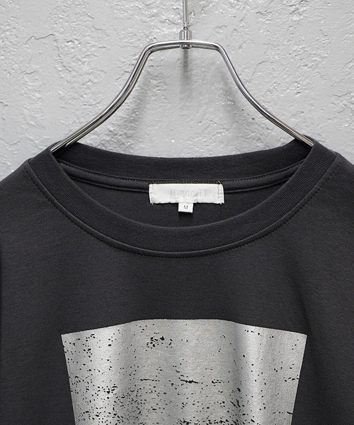 MinoriTY(マイノリティ)の「【MinoriTY】ソフトタッチ×厚手仕立て ボックス箔プリントTシャツ メンズ 夏服(Tシャツ/カットソー・メンズ・オフホワイト/ブルー/スミクロ・S/M/L)」の16枚目の写真