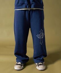 SEQUENZ（シークエンズ）の「【SEQUENZ（シークエンズ）】CROSS RHINE STONE SWEAT PANTS / ラインストーン クロス スウェットパンツ ドローコード 裏起毛 【セットアップ】（その他パンツ）」