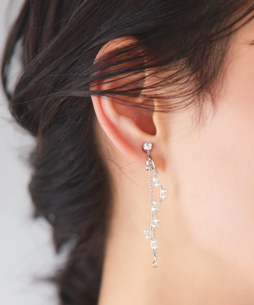 RUIRUE BOUTIQUE(ルイルエブティック)の「スモール パール ウェーブライン & チェーン ドロップ イヤリング | レディース 結婚式 パーティードレス セレモニー お呼ばれ 華やか オケージョン 揺れる アクセサリー(イヤリング・レディース・シルバー/ゴールド・FREE)」の7枚目の写真