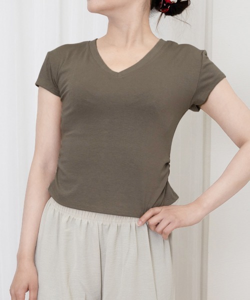 Miniministore（ミニミニストア）の「サイドギャザーtシャツ半袖トップス韓国風（Tシャツ/カットソー・レディース・ホワイト/ブラック/グレー/ブラウン・FREE）」の7枚目の写真