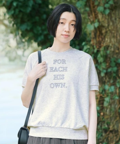 THREE FIFTY STANDARD(スリーフィフティースタンダード)の「THREE FIFTY STANDARD 半袖ミニ裏毛のロゴトップス(Tシャツ/カットソー・レディース・ブラック/ライトグレー・M/L/LL)」の1枚目の写真