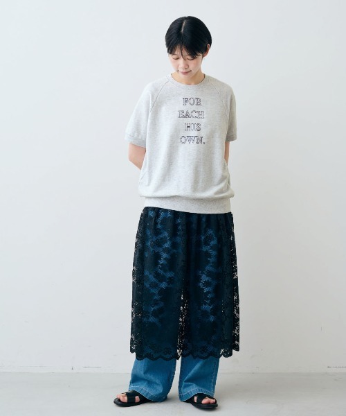 THREE FIFTY STANDARD(スリーフィフティースタンダード)の「THREE FIFTY STANDARD 半袖ミニ裏毛のロゴトップス(Tシャツ/カットソー・レディース・ブラック/ライトグレー・M/L/LL)」の6枚目の写真