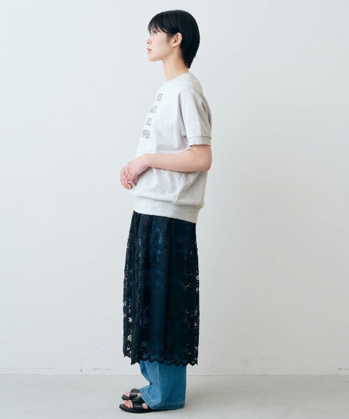 THREE FIFTY STANDARD(スリーフィフティースタンダード)の「THREE FIFTY STANDARD 半袖ミニ裏毛のロゴトップス(Tシャツ/カットソー・レディース・ブラック/ライトグレー・M/L/LL)」の7枚目の写真