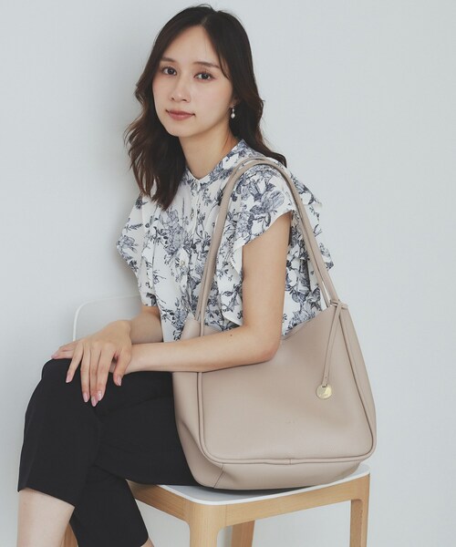 index（インデックス）の「【A4サイズ収納可能】コインチャーム付きトートバッグ（トートバッグ・レディース・ベージュ/ホワイト/ブラック・00）」の3枚目の写真