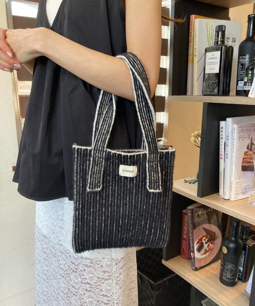 tolene(トレネ)の「フェザーニット B5サイズ バイカラー ストライプ トートバッグ(トートバッグ・レディース・ピンク/ブルー/ブラック・FREE)」の11枚目の写真