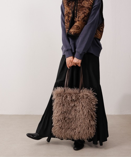 emesuelee(エメスーリー)の「ロングファー トートバッグ(トートバッグ・レディース・ベージュ/モカ/ブラウン・フリー)」の13枚目の写真