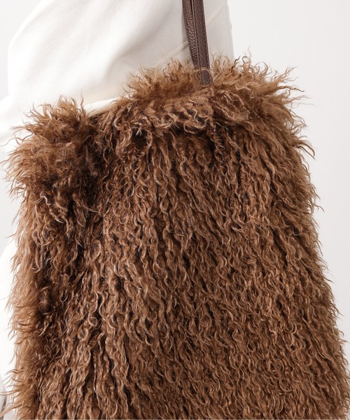 emesuelee(エメスーリー)の「ロングファー トートバッグ(トートバッグ・レディース・ベージュ/モカ/ブラウン・フリー)」の7枚目の写真