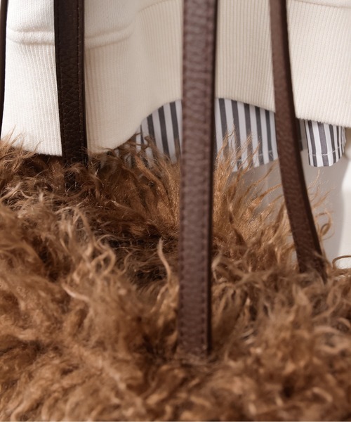 emesuelee(エメスーリー)の「ロングファー トートバッグ(トートバッグ・レディース・ベージュ/モカ/ブラウン・フリー)」の10枚目の写真