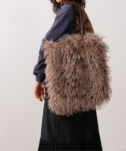 emesuelee(エメスーリー)の「ロングファー トートバッグ(トートバッグ・レディース・ベージュ/モカ/ブラウン・フリー)」の15枚目の写真