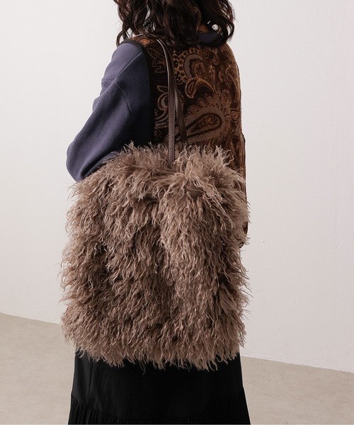 emesuelee(エメスーリー)の「ロングファー トートバッグ(トートバッグ・レディース・ベージュ/モカ/ブラウン・フリー)」の16枚目の写真