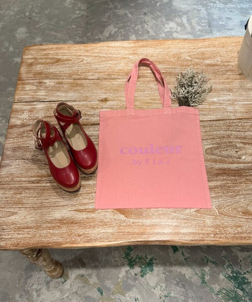 F i.n.t（フィント）の「【A4サイズ/500mlペットボトル収納可】ロゴプリントカラートートバッグ【製品染め】（トートバッグ・レディース・オフホワイト/ライトブルー/ライトピンク/レッド/ラベンダー・FREE）」の4枚目の写真