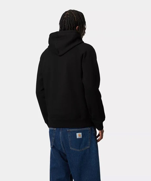 Carhartt WIP(カーハートダブリューアイピー)の「【Carhartt WIP】HOODED CHASE SWEATSHIRT I033661(スウェット・メンズ・ブラック・M/L)」の2枚目の写真