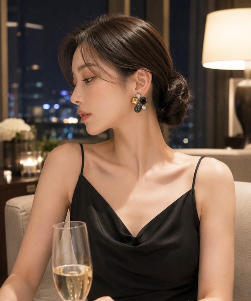 NOLITA LABORATORY(ノリータラボラトリー)の「【 NOLITA / ノリータ 】 ビジュー フラワー ピアス(ピアス(両耳用)・レディース・ブラック・FREE)」の8枚目の写真