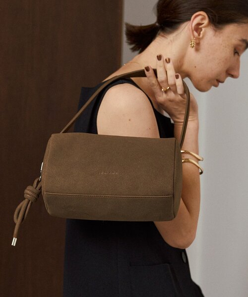 CAPRICIEUX LE'MAGE（カプリシューレマージュ）の「【軽量/大容量】キューブバッグ（ショルダーバッグ・レディース・ライトベージュ/ブラウン/ピンク・FREE）」の3枚目の写真