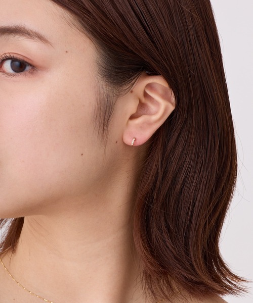 CALIN STANDARD(カリンスタンダード)の「◆金属アレルギー対応◆◆made in japan◆【純金厚メッキ】ビジューライン 極小ミニマルカーブピアス(ピアス(両耳用)・レディース・シルバー/ゴールド/ピンクゴールド・FREE)」の5枚目の写真