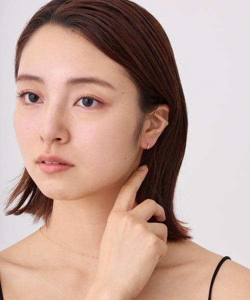 CALIN STANDARD(カリンスタンダード)の「◆金属アレルギー対応◆◆made in japan◆【純金厚メッキ】ビジューライン 極小ミニマルカーブピアス(ピアス(両耳用)・レディース・シルバー/ゴールド/ピンクゴールド・FREE)」の7枚目の写真