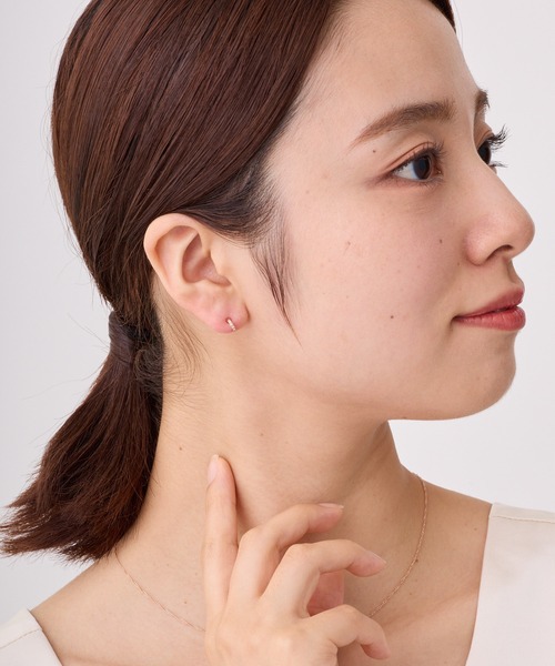 CALIN STANDARD(カリンスタンダード)の「◆金属アレルギー対応◆◆made in japan◆【純金厚メッキ】ビジューライン 極小ミニマルカーブピアス(ピアス(両耳用)・レディース・シルバー/ゴールド/ピンクゴールド・FREE)」の14枚目の写真