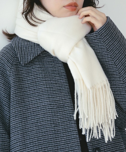 B:MING by BEAMS（ビーミングバイビームス）の「カラー ソリッド ストール（マフラー・レディース・チャコールグレー/ブルー系その他2/オフホワイト/ブラウン系その他2・ONE SIZE）」の2枚目の写真