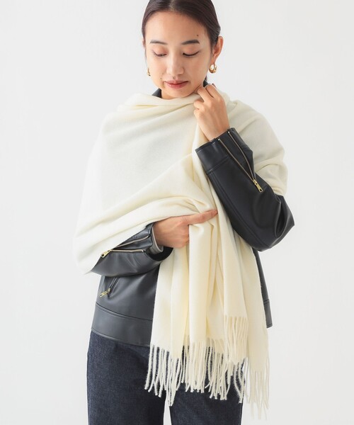 B:MING by BEAMS（ビーミングバイビームス）の「カラー ソリッド ストール（マフラー・レディース・チャコールグレー/ブルー系その他2/オフホワイト/ブラウン系その他2・ONE SIZE）」の16枚目の写真