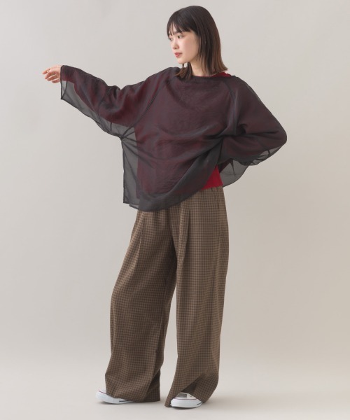 OMNES（オムネス）の「ダンボールニット×オーガンジー 2WAYレイヤードプルオーバー長袖（アンサンブル・レディース・ブラック/グレイッシュベージュ・FREE）」の6枚目の写真