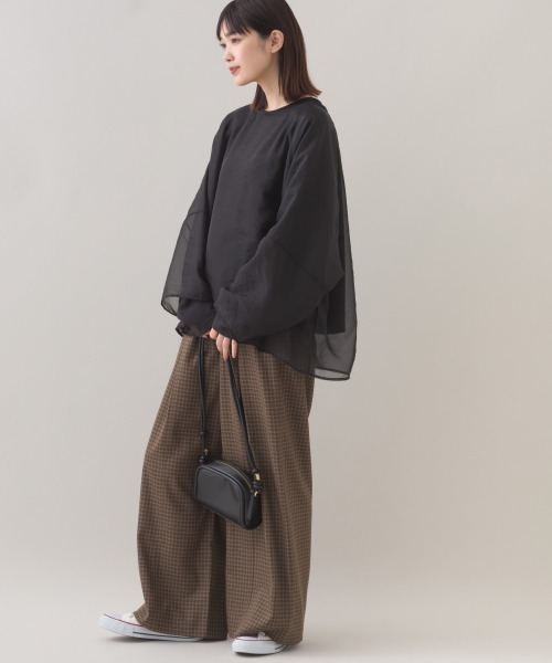 OMNES（オムネス）の「ダンボールニット×オーガンジー 2WAYレイヤードプルオーバー長袖（アンサンブル・レディース・ブラック/グレイッシュベージュ・FREE）」の7枚目の写真