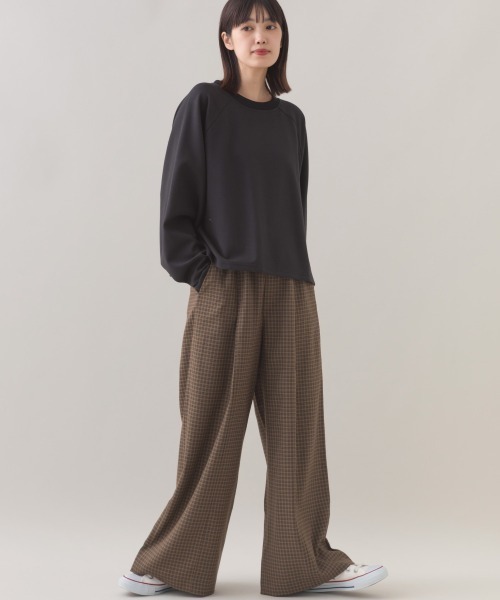 OMNES（オムネス）の「ダンボールニット×オーガンジー 2WAYレイヤードプルオーバー長袖（アンサンブル・レディース・ブラック/グレイッシュベージュ・FREE）」の8枚目の写真