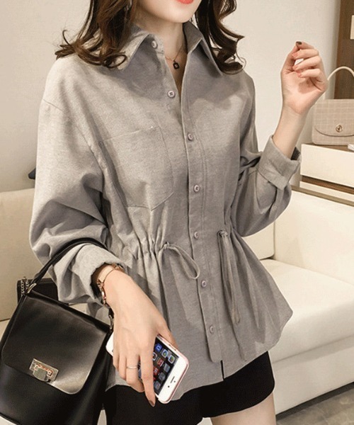 cammie(キャミー)の「ドローストリングオーバーサイズシャツ(シャツ/ブラウス・レディース・サックスブルー/グレー・MEDIUM/LARGE)」の2枚目の写真