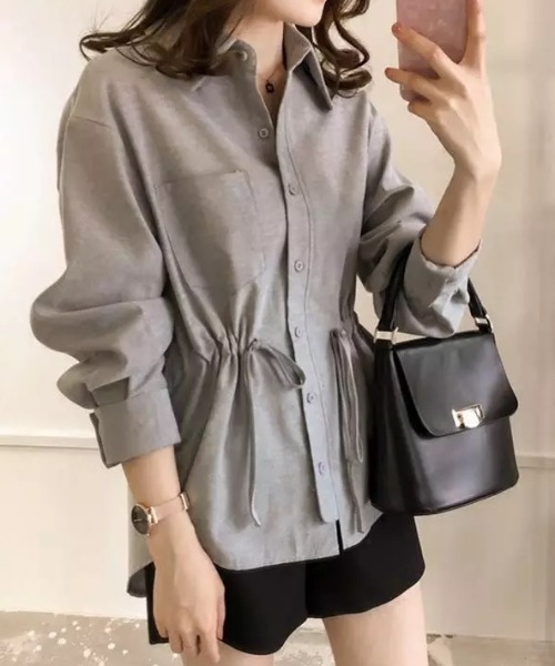 cammie(キャミー)の「ドローストリングオーバーサイズシャツ(シャツ/ブラウス・レディース・サックスブルー/グレー・MEDIUM/LARGE)」の3枚目の写真