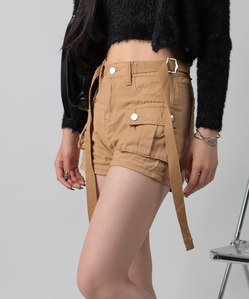 NANAHACHI(ナナハチ)の「ベルト付き コンパクトカーゴショートパンツ(カーゴパンツ・レディース・ブラック/ベージュ・SMALL/MEDIUM)」の6枚目の写真