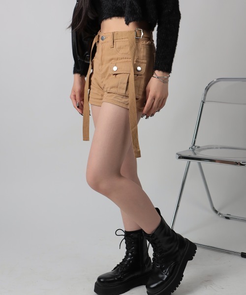 NANAHACHI(ナナハチ)の「ベルト付き コンパクトカーゴショートパンツ(カーゴパンツ・レディース・ブラック/ベージュ・SMALL/MEDIUM)」の7枚目の写真