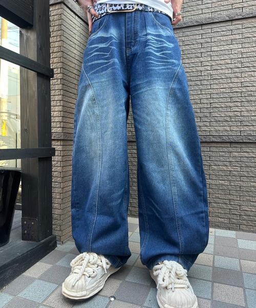 ATMARK(アットマーク)の「【ZOZO限定】ヴィンテージカーブデニムパンツ(デニムパンツ・レディース・ブラック/ブルー/カモフラージュ/レオパード・MEDIUM/LARGE/X-LARGE/SMALL)」の2枚目の写真