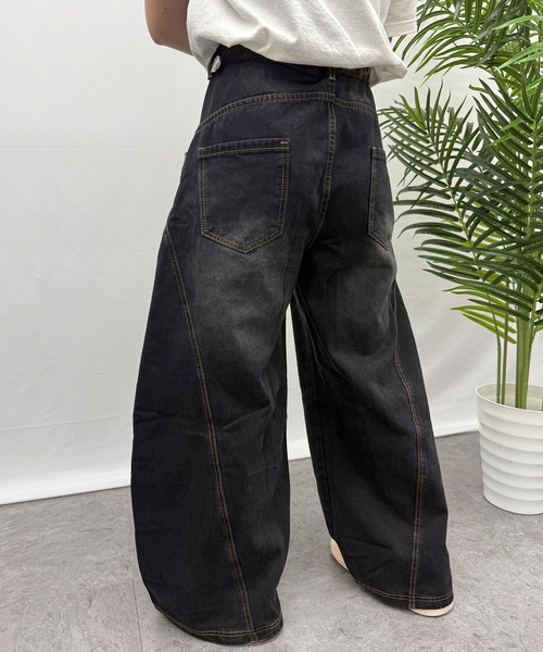 ATMARK(アットマーク)の「【ZOZO限定】ヴィンテージカーブデニムパンツ(デニムパンツ・レディース・ブラック/ブルー/カモフラージュ/レオパード・MEDIUM/LARGE/X-LARGE/SMALL)」の7枚目の写真