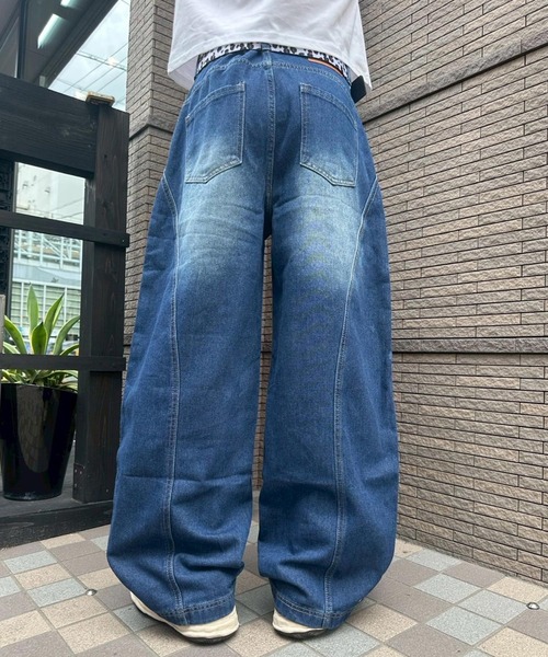 ATMARK(アットマーク)の「【ZOZO限定】ヴィンテージカーブデニムパンツ(デニムパンツ・レディース・ブラック/ブルー/カモフラージュ/レオパード・MEDIUM/LARGE/X-LARGE/SMALL)」の14枚目の写真