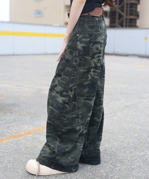 ATMARK(アットマーク)の「【ZOZO限定】ヴィンテージカーブデニムパンツ(デニムパンツ・レディース・ブラック/ブルー/カモフラージュ/レオパード・MEDIUM/LARGE/X-LARGE/SMALL)」の18枚目の写真